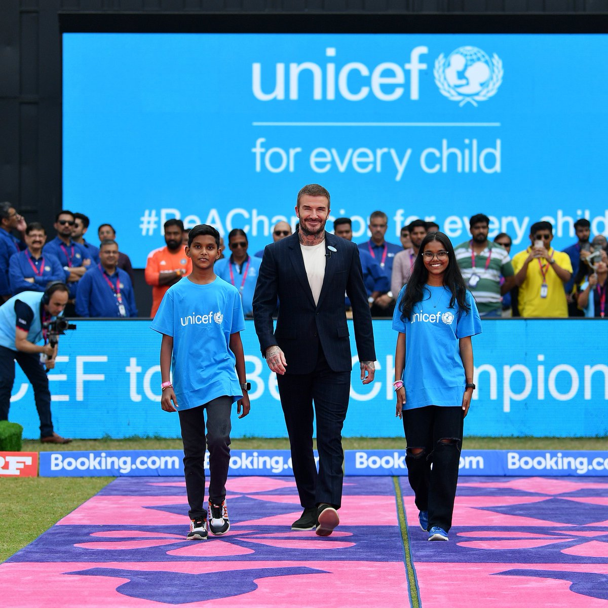 David Beckham and Sachin Tendulkar, UNICEF Goodwill Ambassadors walk out at the Wankhede Stadium for the #IndVsNZ semi-final.

Two of the best in their sport have always been the strongest voice #ForEveryChild.

#BeAChampion - join them and take the pledge 👉