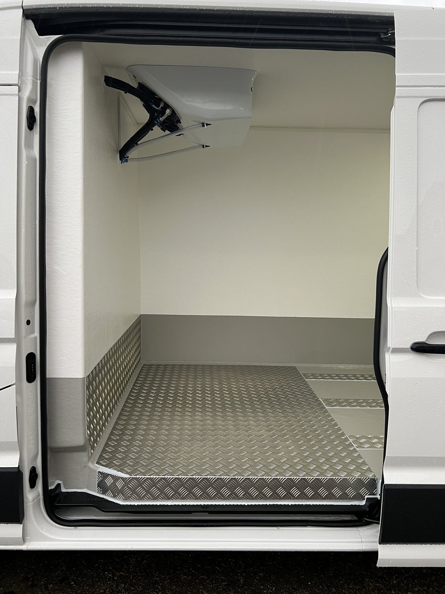 CoolVan tweet media