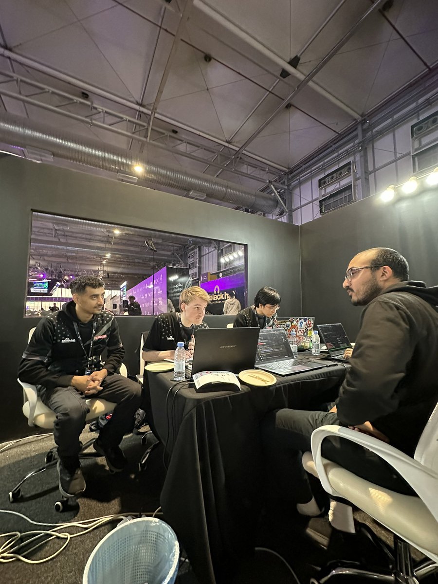 I contributed with 7 web challenges for #BHMEA2023 this year, hope you like them! Congrats to <a href="/Strellic_/">strellic</a> for blooding today’s insane chall 🤯