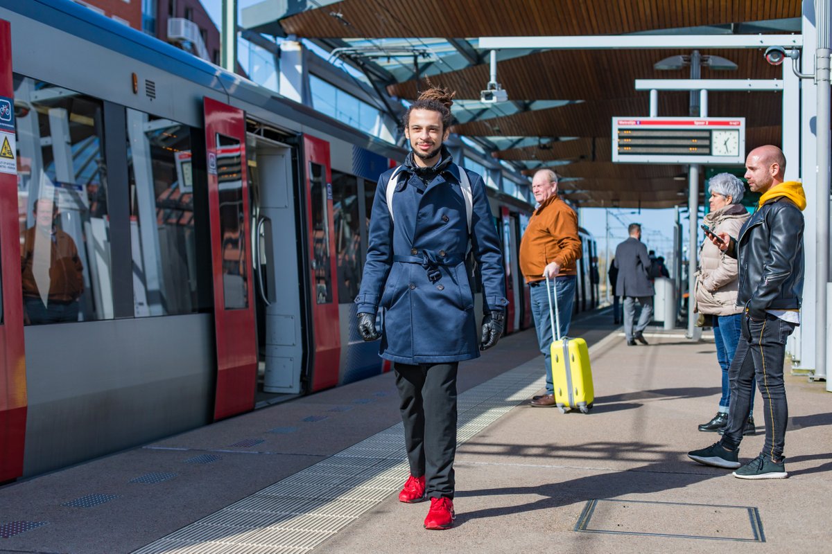 Wethouders Mobiliteit MRDH besluiten tot mega-investering van 150 miljoen euro in regionaal openbaar vervoer. Lees meer 👉bit.ly/3QFMCQZ. 
<a href="/JeffreyKeus/">Jeffrey Keus</a> | <a href="/PieterVarekamp/">Pieter Varekamp</a> | <a href="/vincentkar/">Vincent Karremans</a>  <a href="/AntonRottier/">Anton Rottier</a>