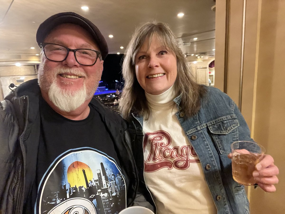 HankWH's tweet image. Had an awesome night with @lizzysaprons taking in all the good vibes at the @chicagotheband concert @HanoverTheatre! #SchoolNightDateNight #LoveThoseHorns