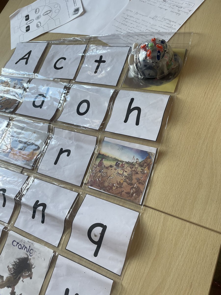 eriplolotte's tweet image. #tne quand tu pars la boule au ventre à une animation et que tous les collègues participent à fond,te remercient à la fin.c’est juste magique!!❤️présentation doutils au service des apprentissages en cycle 1 #eni #bluebot #tableaubavard #mursonore #osmo #Ipad #easyscope #bookinou