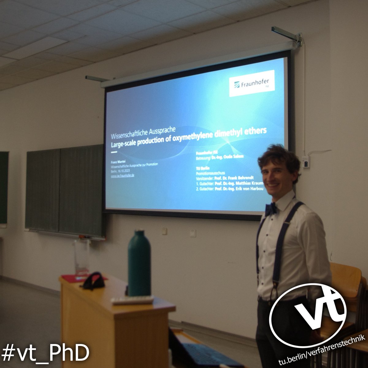 tub_vt's tweet photo. *
We congratulate Franz Mantei from #FraunhoferISE for successfully defending his PhD thesis with the topic "Large-scale production of oxymethylene dimethyl ethers".
https://t.co/VkTwjawO2p
#vt_phd #dontjustcelebrate
#fgvt #vt @tuberlin https://t.co/wR51nOxFRi