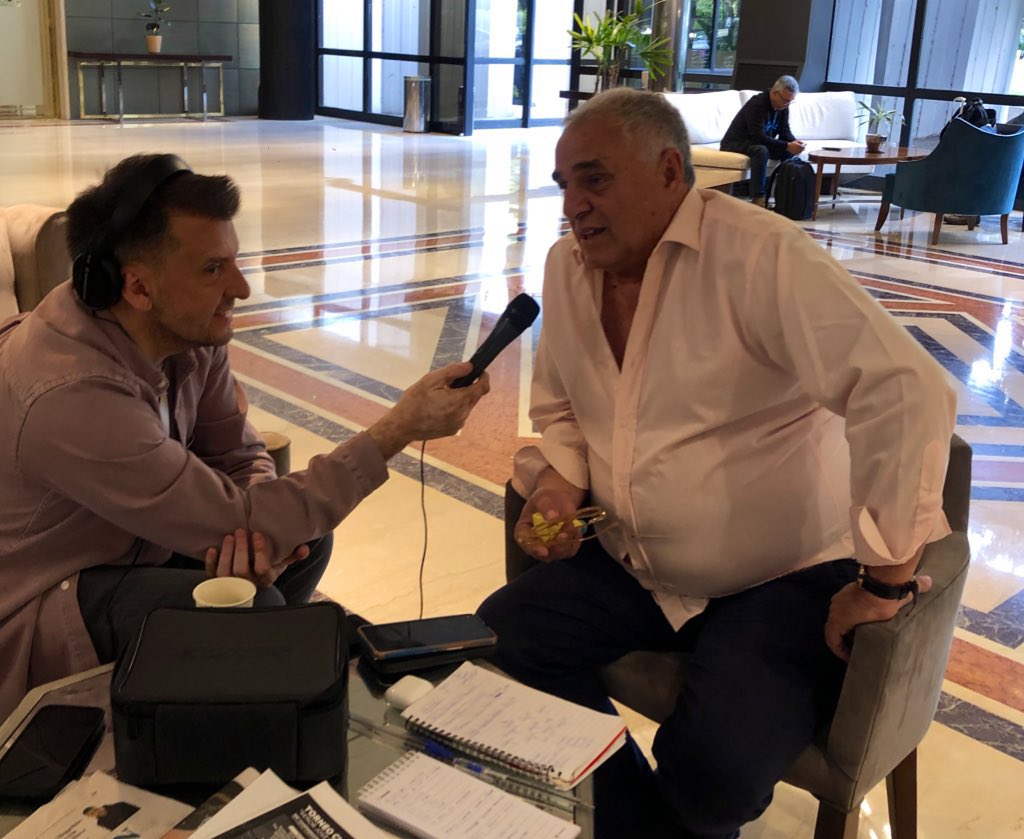 “Pensé que Peñarol ayer también había festejado el empate.”
Carlos Manta en #Minuto1
Frase 💣 <a href="/burgertimeuy/">Burger Time</a> 🍔🍟

📻 CarveDeportiva.uy