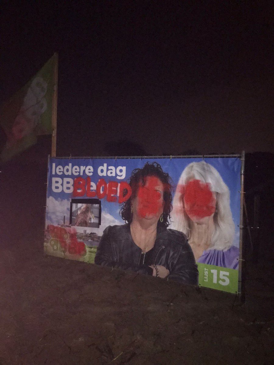 lientje1967's tweet photo. Er werden al spandoeken gestolen en vernield en gezichten van @MonaKeijzer en mij eruit gesneden. Nu doen radicale activisten er nog een schepje bovenop door van de woorden #IedereDagBBBeter, Iedere dag BBBloed te maken. Wij zien dit als bedreiging en doen aangifte https://t.co/kULlFNXr9G