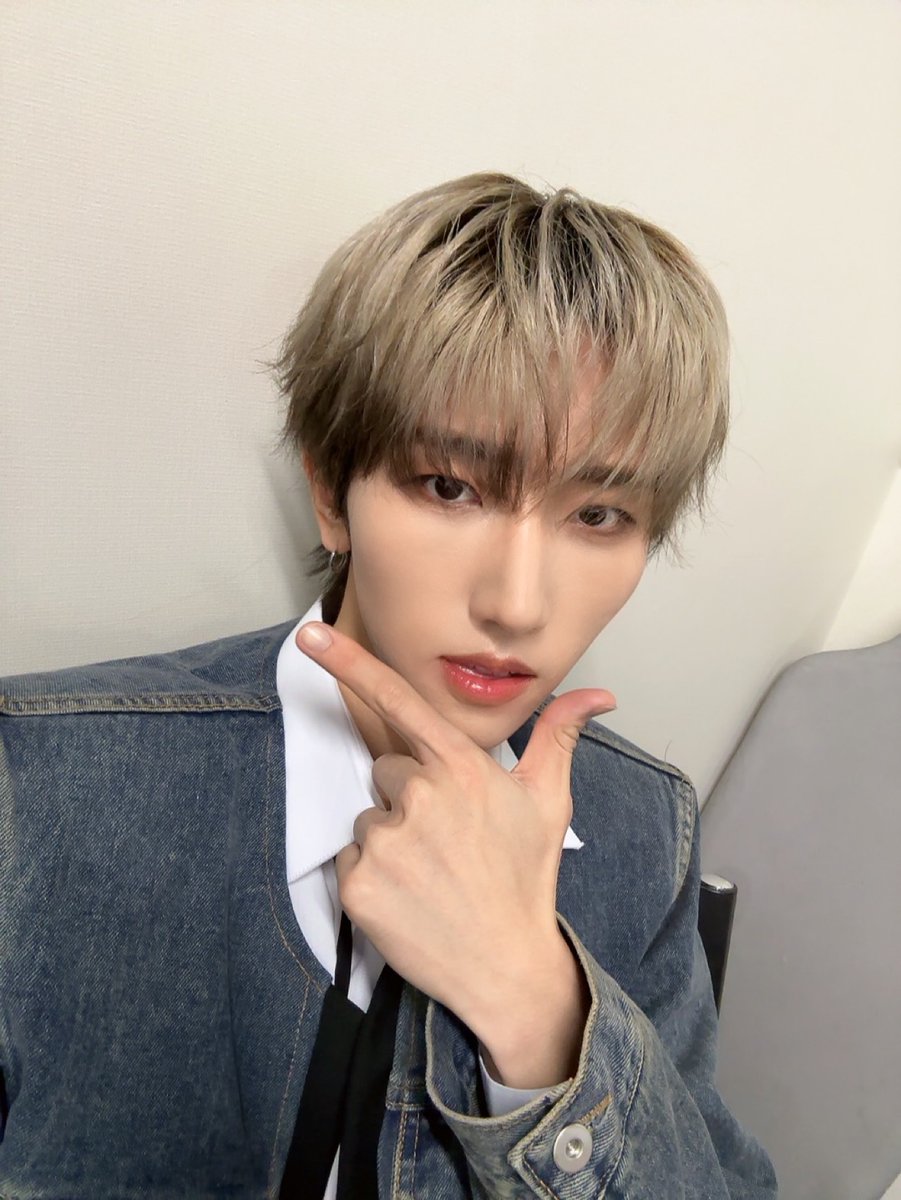 ELASTofficial's tweet photo. 행복해ㅐㅐ~~ ☘️
⠀
#ELAST #엘라스트 #エラスト
#BAEKGYEUL #백결 #ベッキョル https://t.co/ZdSAIkR1uQ