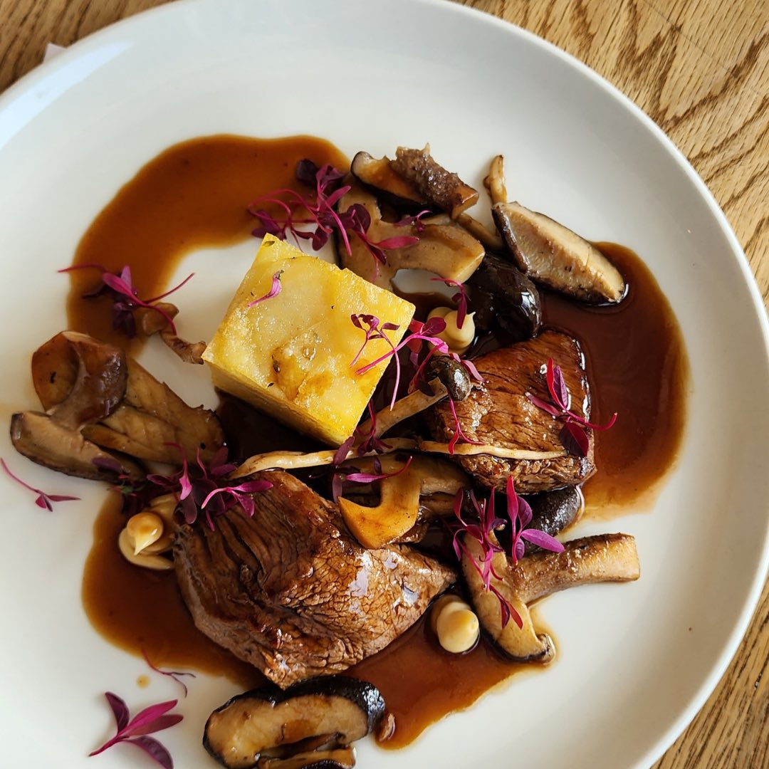 JohannesburgIYP's tweet photo. A winning restaurant in the Joburg haute cuisine scene, #Embarc in #Parkhurst has found its place but without the 'haute' prices. Read all about our visit
https://t.co/Y91XB0tMFK https://t.co/hrc6NC2phX
