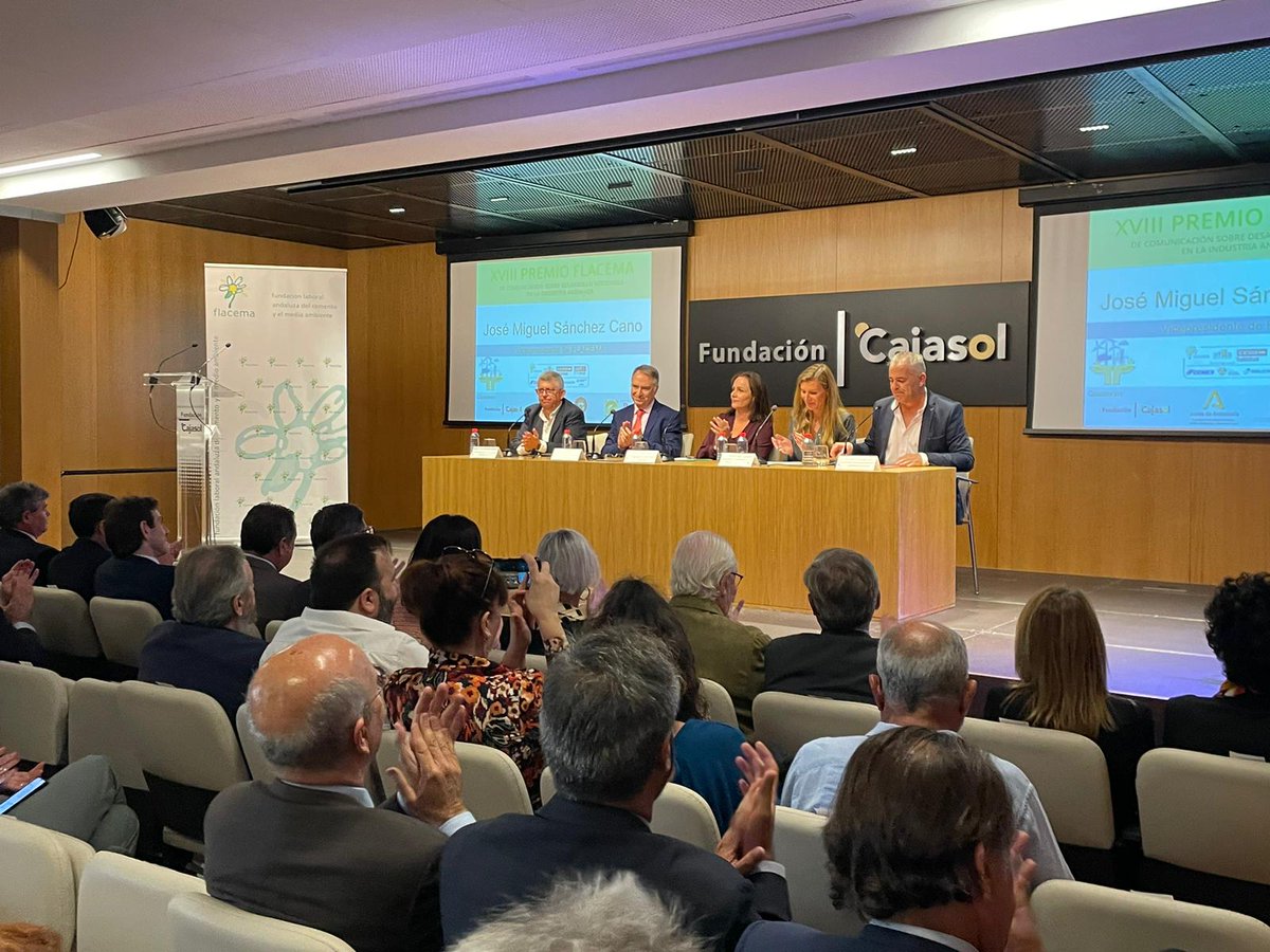 FLACEMA's tweet photo. 📝 El vicepresidente de #FLACEMA @Joseccooand (@CCOOHabitat_AN), señala la necesidad de apostar por la valorización de residuos, vital para la industria cementera. "Con ello seremos más competitivos y contribuiremos de mejor manera al cuidado del medioambiente", indica. https://t.co/h0ols0siAx