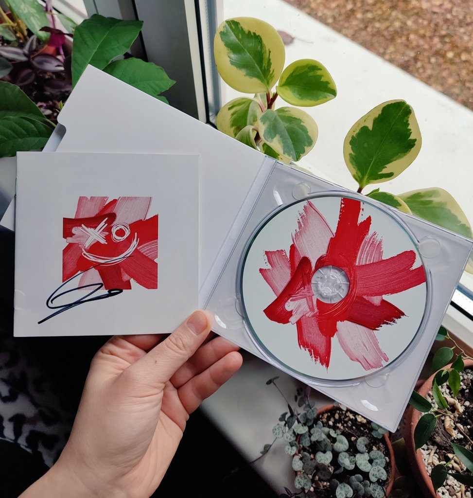 GOT7PL4NET's tweet photo. thank you, bestie @eaJPark 🫀💌
i'm so happy to have my favourite ep with me. it's so pretty
#eaJPark #smilingininsomnia #eaJ https://t.co/FxotZZDvpB