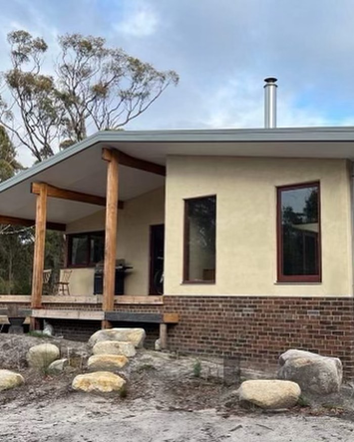 Hemp home in East Coast, Tasmania. Courtesy the Australian Hemp Masonry Company

New Hemp Building Directory 2023 from Hempbuild Mag available below:  hempbuildmag.com/directory-2023 #hemphouse #hempbuildingHemp
