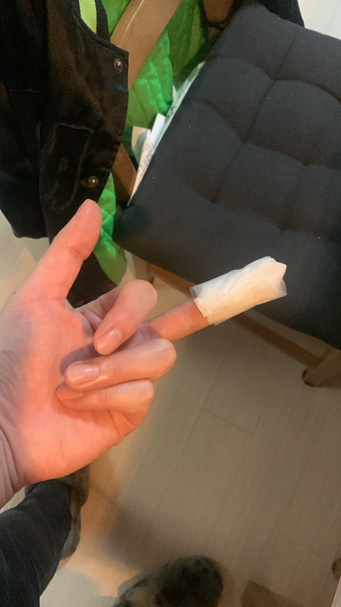 ボーッと食材切ってたら久しぶりにやったー
しかも絆創膏ないっていうね笑