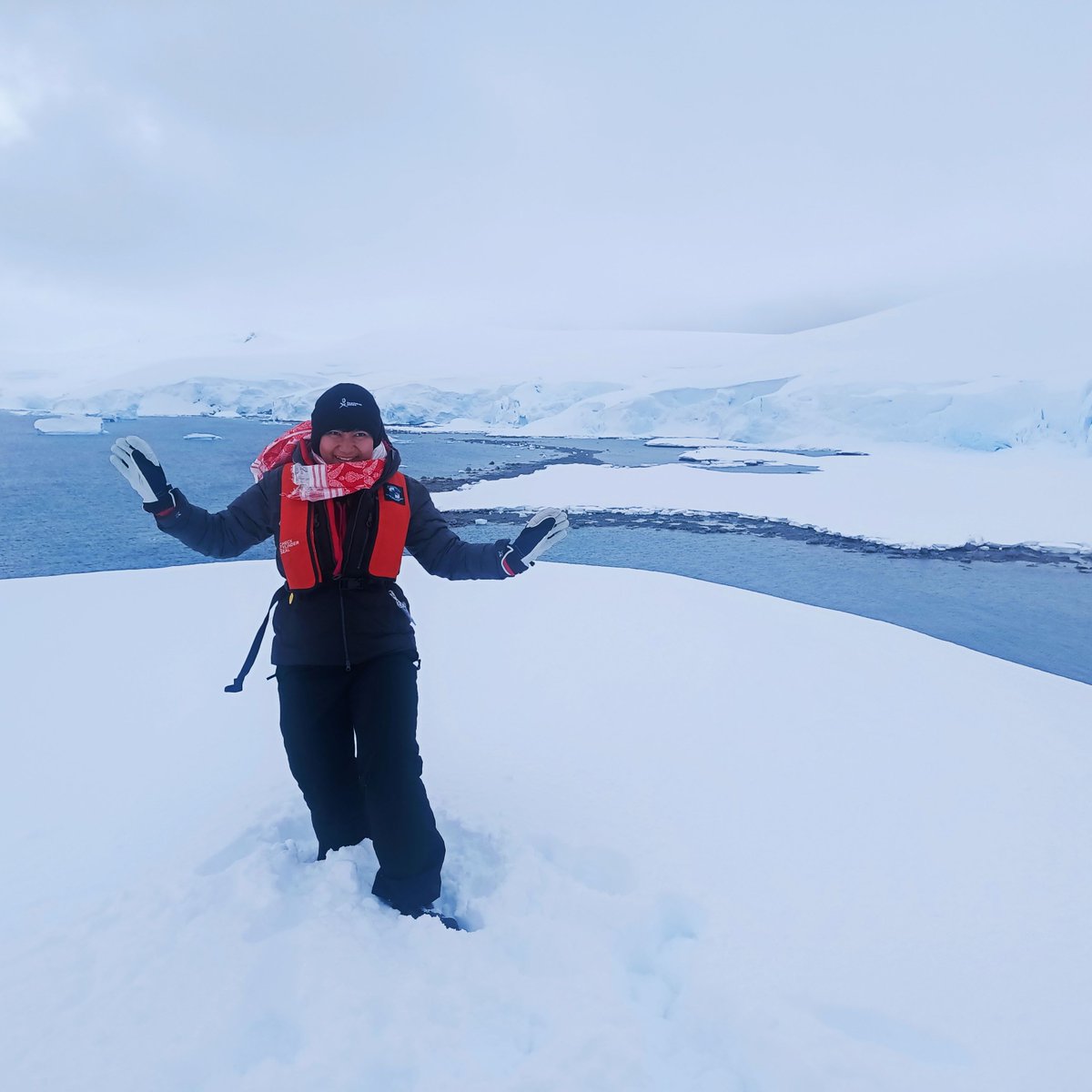 Halfway through our expedition &amp; an Antarctic ice blizzard (-30°C winds at 200kmph). So far, a metaphorical icebreaker for 80 #WomenInSTEMM: the wealth of knowledge shared is just the tip of the iceberg, it is time to discover the depths and come together for global impact.