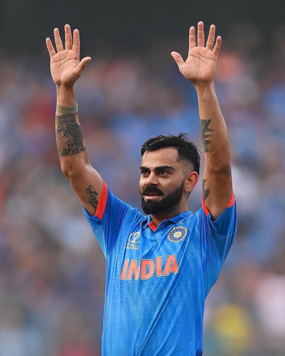 iamsurajit07's tweet photo. History has been created… bow to the King 👑!!! 50th 💯 🇮🇳

#KingKohli𓃵 🫡

#INDvsNZ #SemiFinal #cwc23🇮🇳❤️ https://t.co/vP8tFsizra