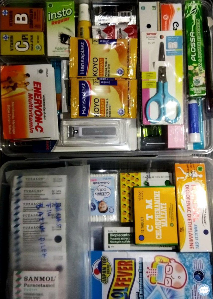 convomfs's tweet photo. 🤍 apotek mini untuk persiapan ldr, semoga tetap sehat dan obatnya tidak laku. Brngkali ada yang perlu list obatnya juga, sekalian aku cantumkan. Doakan kami ya 😔 https://t.co/uoDWq9FMfz