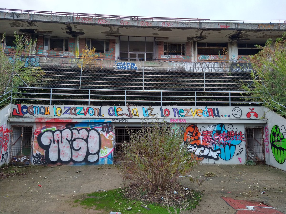 MentalitaMagaz1's tweet photo. Stadion Za Luzankami
#lostground #ground #groundhopping #groundspotting #stadium #stadion #Palya #brno #stadio #football #soccer https://t.co/s9JYtst1KN
