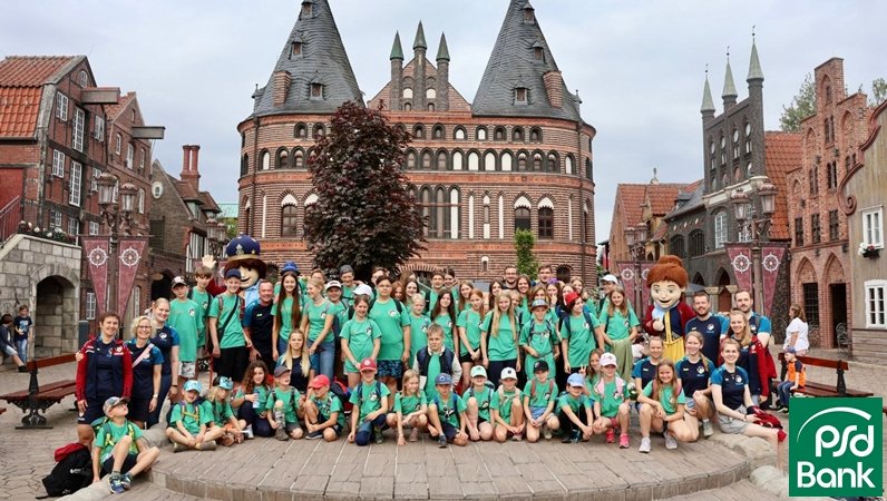 Seit 2015 bietet der Sport- und Freizeitclub Ottendorf e.V. in den Sommerferien eine einwöchige Ferienfreizeit im „Zeltlager Adlerhorst“ in Plön an. Dank einer großzügigen Spende der PSD Bank Kiel eG konnte in diesem Jahr der Hansa-Park besucht werden.