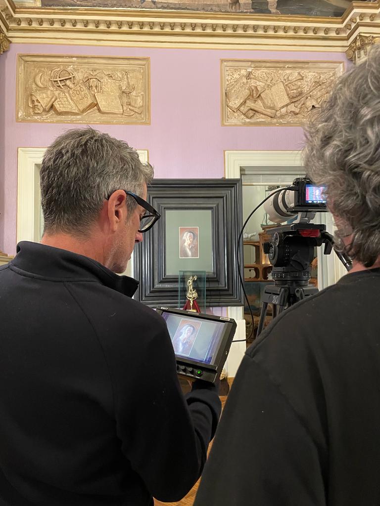 manelarranz's tweet photo. Último día de grabación de "Divino Dalí" para @Impres_TVE. #Dalí en estado puro, #surrealismo. Y con toda la magia del Ampordà. Estreno en 2024, #50añosTeatroMuseoDalí https://t.co/DlCrREXN4V