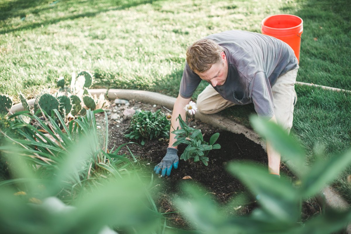 ANRElectric's tweet photo. 50 Crucial Fall Maintenance Tasks You Should Never Forget https://t.co/1oIKWwmslr https://t.co/XpPCt2OFDg