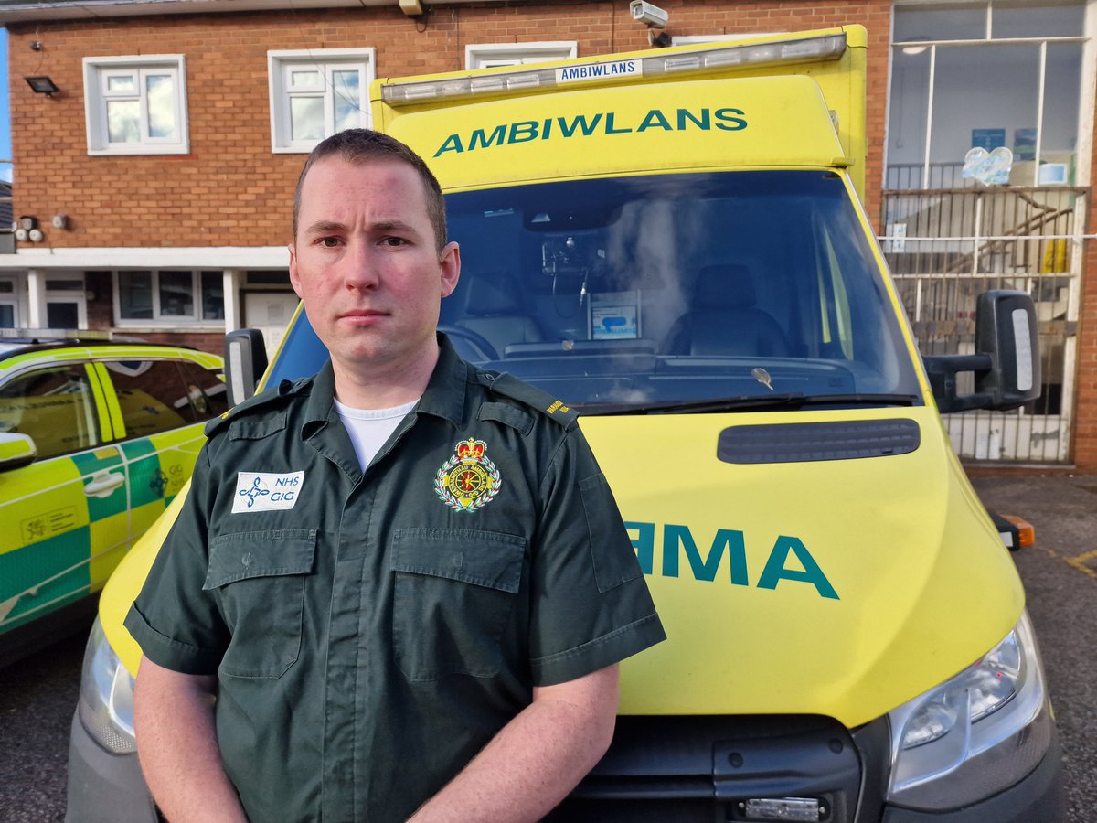 A paramedic who was sworn and spat at by a patient has relived his ordeal.

Geoff needed hospital treatment after an attack by the man he was trying to help.

“An assault on one of us is an assault on all of us.”

Geoff's story: tinyurl.com/mumx8xzj

#WithUsNotAgainstUs 💚