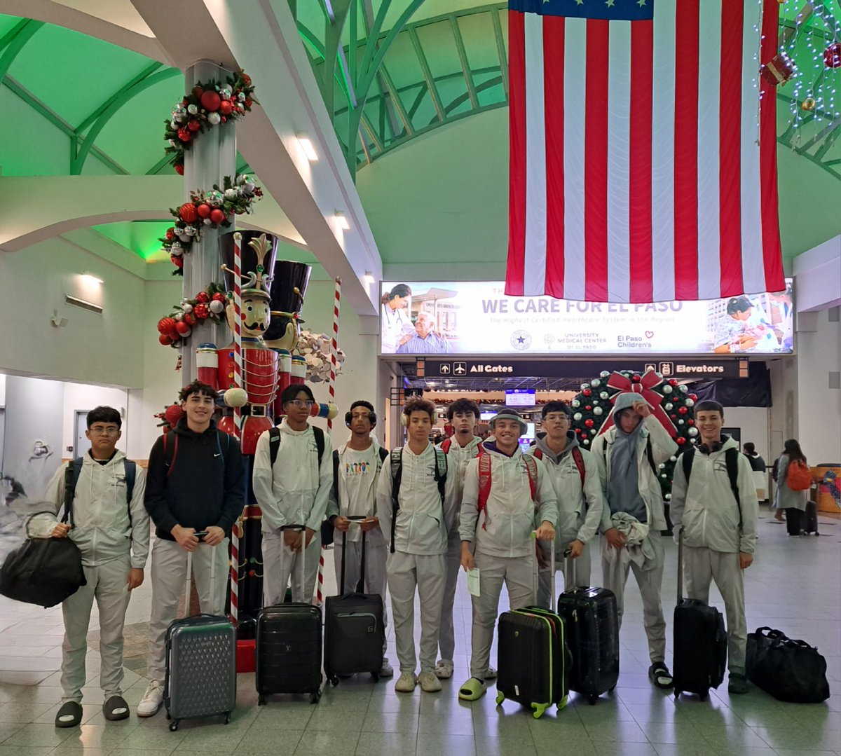 FalconsBoostBB's tweet photo. #FlyingFalcons Safe travel boys. Bring the toughness of West Texas to the courts at the La Joya South TX Shootout this weekend.  #falconpride
@TheLakeBoysBB @EHSFalconSports https://t.co/UbP9CUUhXN