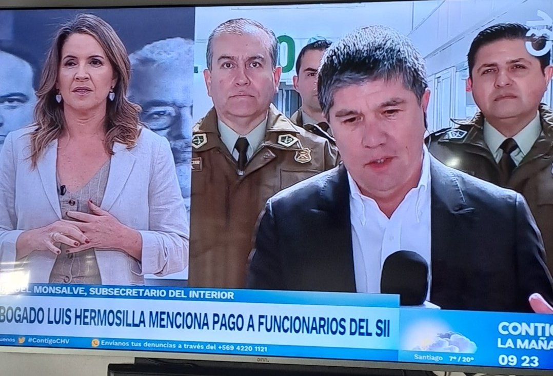 marcelalealrod1's tweet photo. Cdo HOY el Estado lucha contra el crimen organizado es casi IMPOSIBLE cdo sn ls personajes cn titulo d abogado, corbata  y trayectoria en ls gobiernos fascistas y mano Derecha d @sebastianpinera coimean y lavan dinero cmo dueños d este país. Seguirán votando x ELLOS?
#contigochv https://t.co/LqJe4HSapO