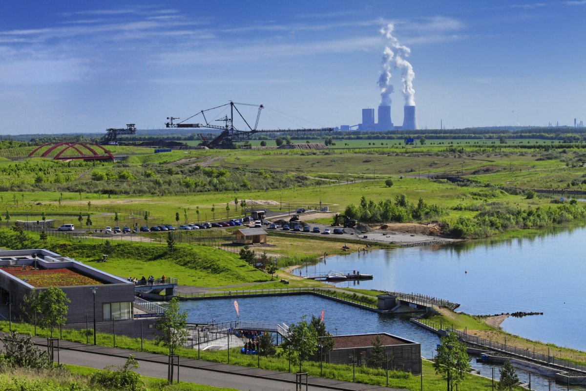 Heimische #Rohstoffindustrie mit komplexen Herausforderungen konfrontiert. Bundesverband  Steine und Erden (bbs) und Vereinigung Rohstoffe und Bergbau (VRB) erörterten die Corporate Sustainability Reporting Directive (#CSRD). braunkohle.de/online-seminar…