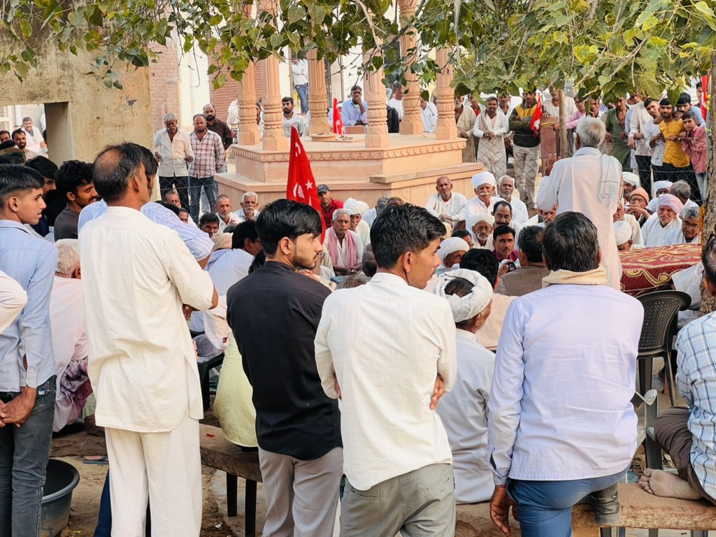 GirdhariMahiya's tweet photo. #श्रीडूंगरगढ़_जनआशीर्वाद_यात्रा के तहत आज गांव #बाडेला का भरपूर आशीर्वाद मिला।
#बैलेट_नंबर_1 #श्रीडूंगरगढ़_विधानसभा #sdghassembly
#GirdharilalMahiya #MLASdgh https://t.co/ECo6CVS2TU