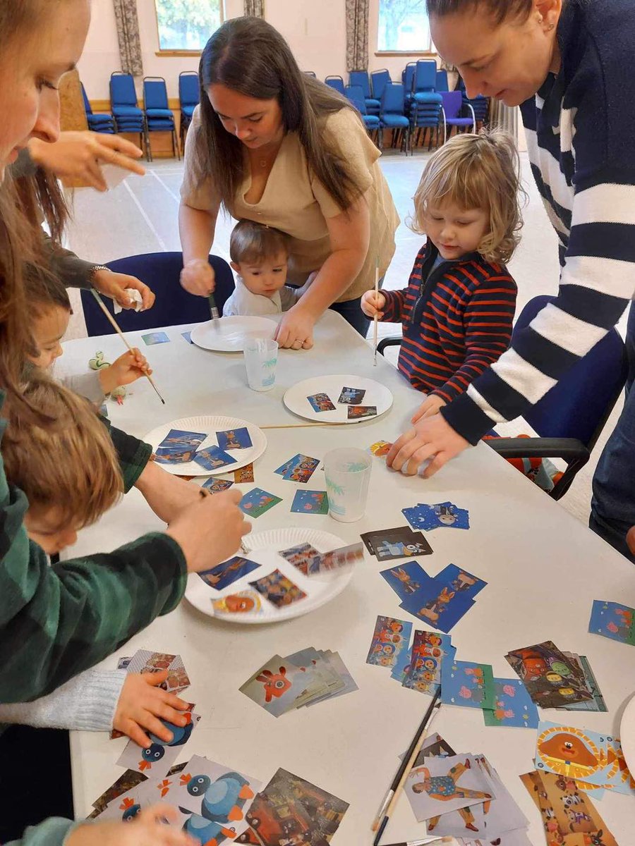 DgcLearning's tweet photo. 🌈Dalbeattie Peep - Recently at our Peep session we explored the world of technology.
🌈Children are naturally curious and are born into a world of digital and are fascinated by sounds and lights even from an early age.
Email: Kirsty.tomlin@dumgal.gov.uk
#peeplearning
#beststart https://t.co/i8WL8yLcH1