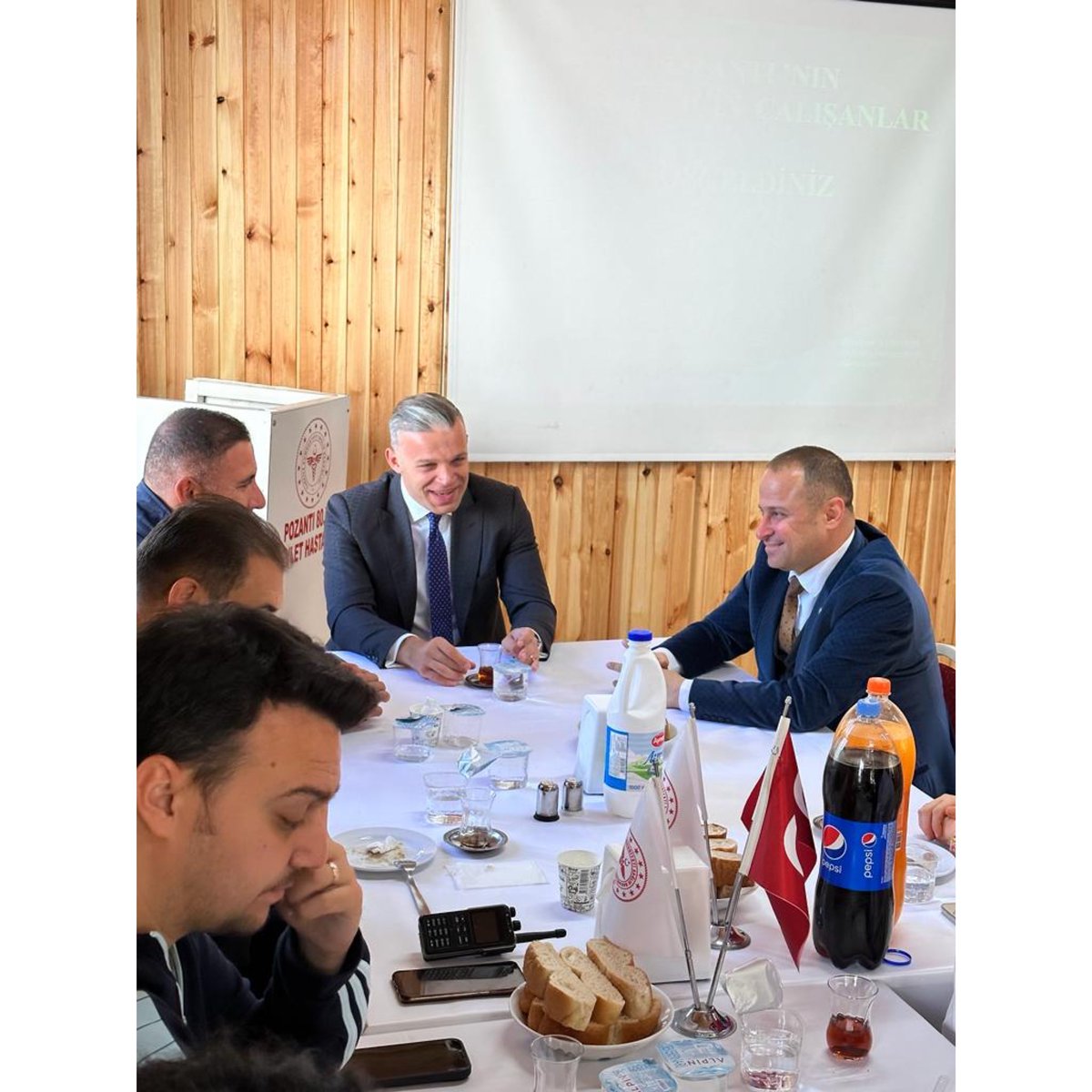 Pozanti_Dev_Has's tweet photo. Pozantı kaymakamımız Sayın Fatih Karamahmut beyefendinin önderliğinde, Devlet hastanemizde, Aile Sağlığı Merkezimizde ve Toplum Sağlığı Merkezimizde  Pozantı nın sağlığı için çalışan tüm hekimler olarak  bir araya geldik. 
Sağlıklı günler dileriz. https://t.co/YuNjW2RmPx