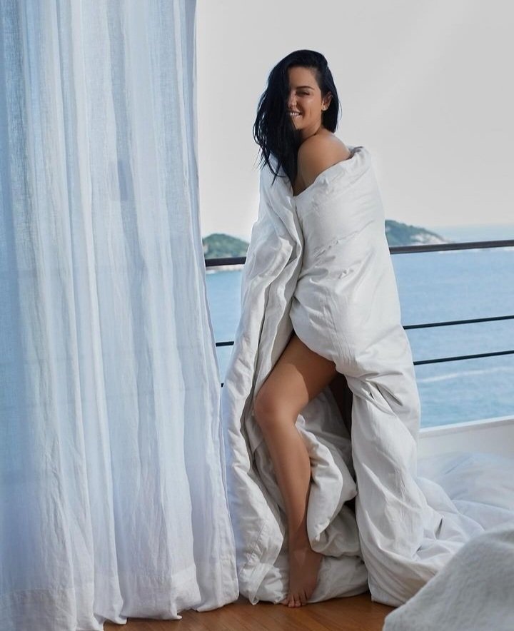 rbdmaniaco's tweet image. MARAVILHOSA! 😍❤
Maite Perroni publica novas fotos em seu instagram com a legenda.

-"Bom dia do Brasil!!! Por mais manhãs como essa em sua terra que me faz tão feliz... bom dia a todos, que seus corações se encham de pura beleza. Nascer do sol sonhador no Rio 🙌🏻."