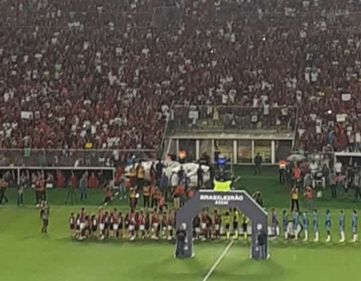 EuGabCRF's tweet photo. A minha maior paixão, o meu maior orgulho e a minha alegria de viver, 128 anos de vitória e até o fim da minha vida quero estar do seu lado assim como você sempre esteve no meu, EU TE AMO FLAMENGO e nunca vou cansar de dizer isso https://t.co/jnQghiPo15