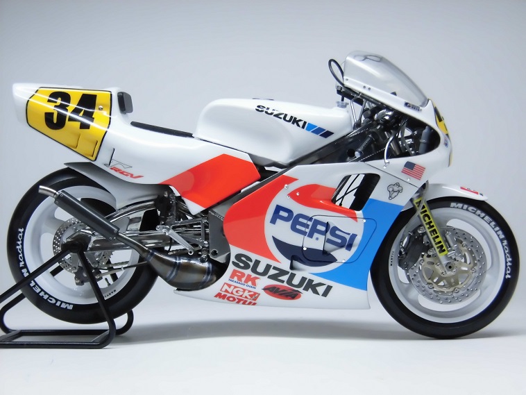 1/12 '88 PEPSI SUZUKI RGV500Γ(XR-73) JAPANGP #34 Kevin Schwantz