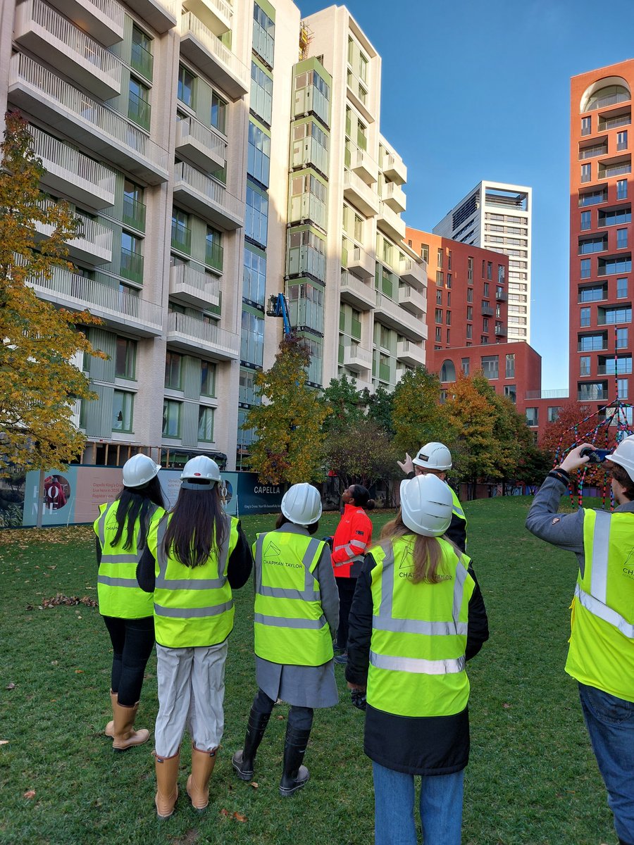 Chapman_Taylor's tweet image. Chapman Taylor UK Board Director Rachel Rogerson conducted a study tour for our current architectural students around our Design for Manufacture and Assembly (#DfMA) delivery project #Capella in Kings Cross, London, today.

#ProjectDelivery #ArchitecturalStudents #Architecture