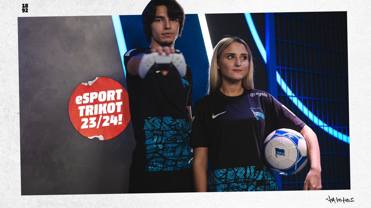 eSport-Trikot 23/24! 🎮😍

Ab in die neue Saison! Schnapp dir jetzt unsere offizielle Spielausrüstung und werde ein Teil der Community. 💙🤍

Interview mit Tom &amp; Eren + das neue Trikot ➡️ herthab.sc/Interview-VBL-…

Viel Spaß beim Shoppen. 🛍️

#BSCeSport #HaHoHe