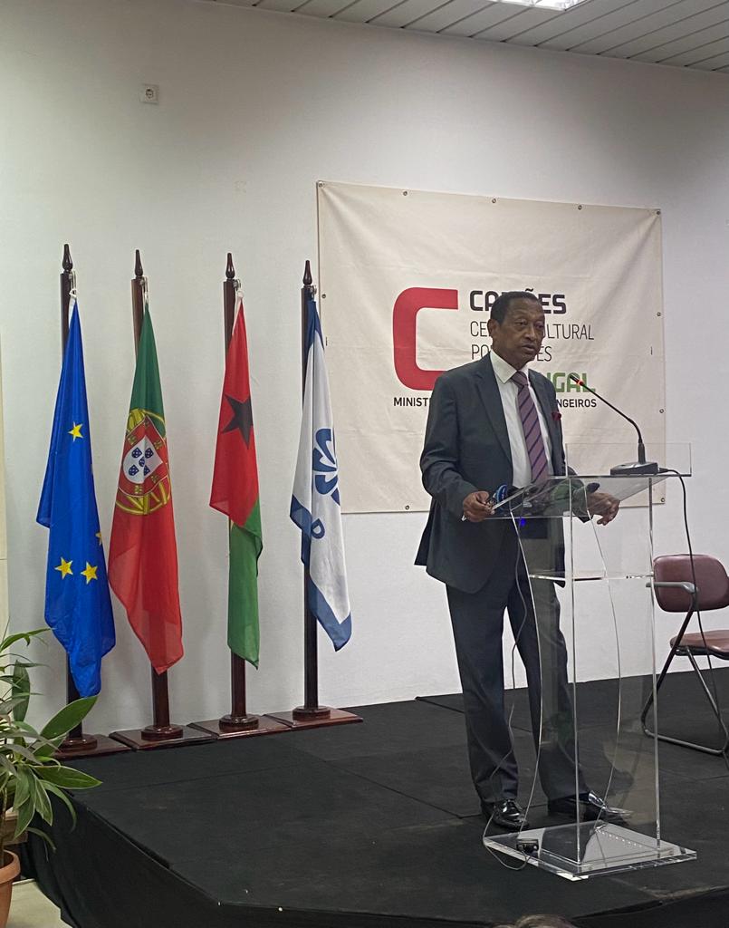 mne_pt's tweet photo. Na sessão de encerramento, o MNE @JoaoCravinho sublinhou o momento auspicioso das relações económicas 🇵🇹🇬🇼, fruto da trajetória de crescimento do comércio, investimento e fluxos turísticos nos últimos anos. Foi assinado ainda neste evento um protocolo de cooperação empresarial. https://t.co/nkJIXZLkD9