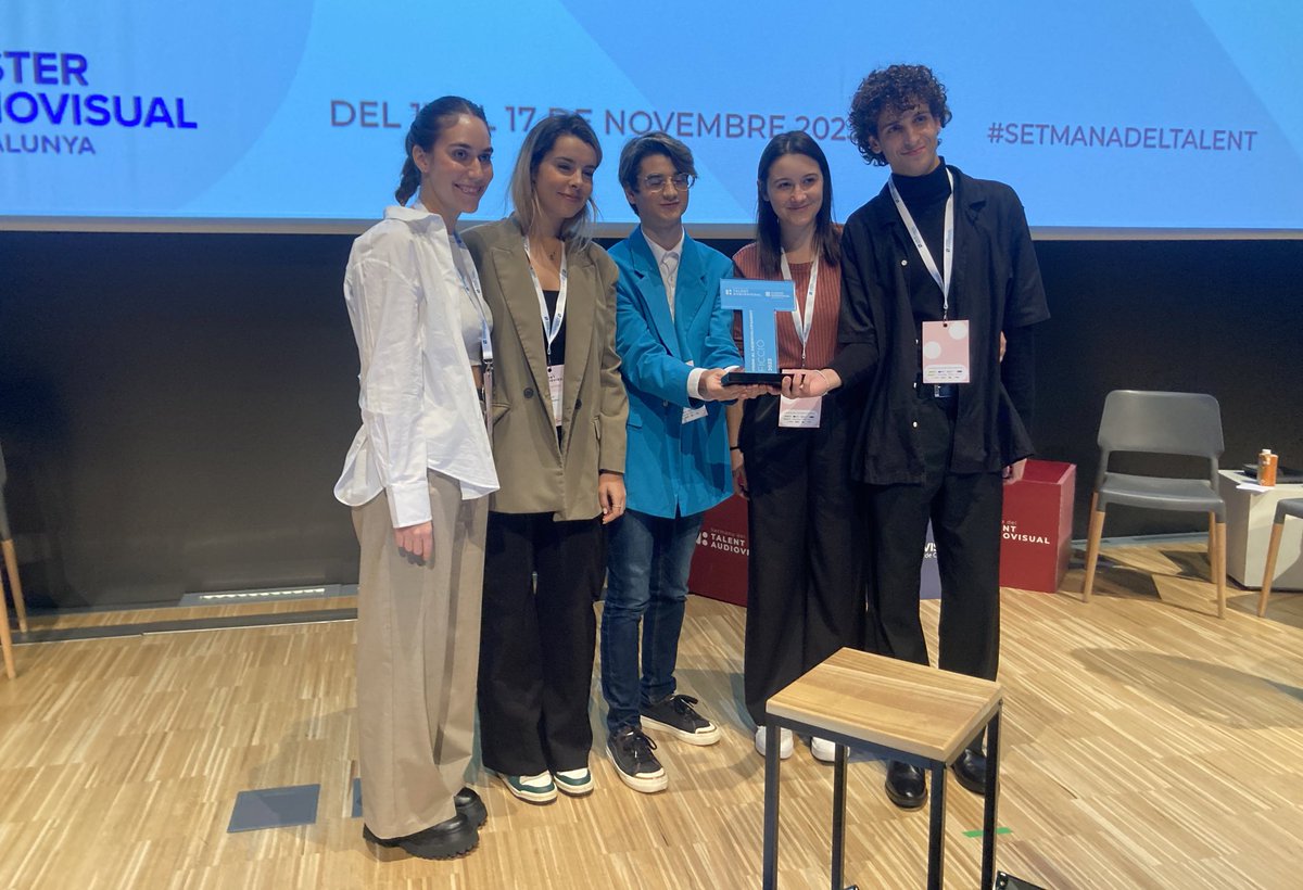 ClusterAVCat's tweet photo. @UniBarcelona @AnaJoven @MinoriaAB @TecnoCampus @VerandaTV @uramonllull @BlanquernaFCRI @brutalmedia @filmax @Filmin @bau_bcn @UMU @Mediacrest_es @UICbarcelona @ComUIC @ArcadiaMotion @IkiruFilms_ @UABBarcelona @tonofolguera @lastormedia ‘La Casa de Enfrente’ (@uramonllull), ‘La Encañizada’ (@UMU) i ‘Capvespre’ (URL) guanyen el Premi al Desenvolupament en la categoria de Ficció. 🏆

Enhorabona! ¡Muchas felicidades! ✨ https://t.co/fTTeNHKMO8