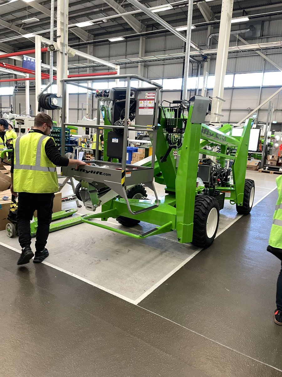JulieMillsOBE's tweet photo. What a treat to join @thorntoncollege students @NiftyliftWorld #WomenInEngineeringDay. Such an insight into the fantastic opportunities a career in Engineering offers! Thanks @dynamitedigby10 for organising this brilliant annual event @UK_WLs @Girls_inScience https://t.co/z4sumPfbJ8