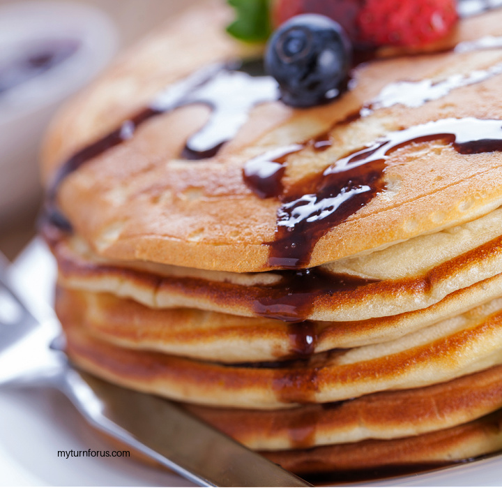 EvelynMyTurn4us's tweet photo. 🤩 Unbelievable flavors: The perfect combination of fresh blueberries and pure sweetness. Try making your own homemade blueberry syrup!
Recipe>> https://t.co/CWxIRs0fKQ
 #homemade #blueberrysyrup #tastebudswillthankyou https://t.co/UoQ6vITNAh