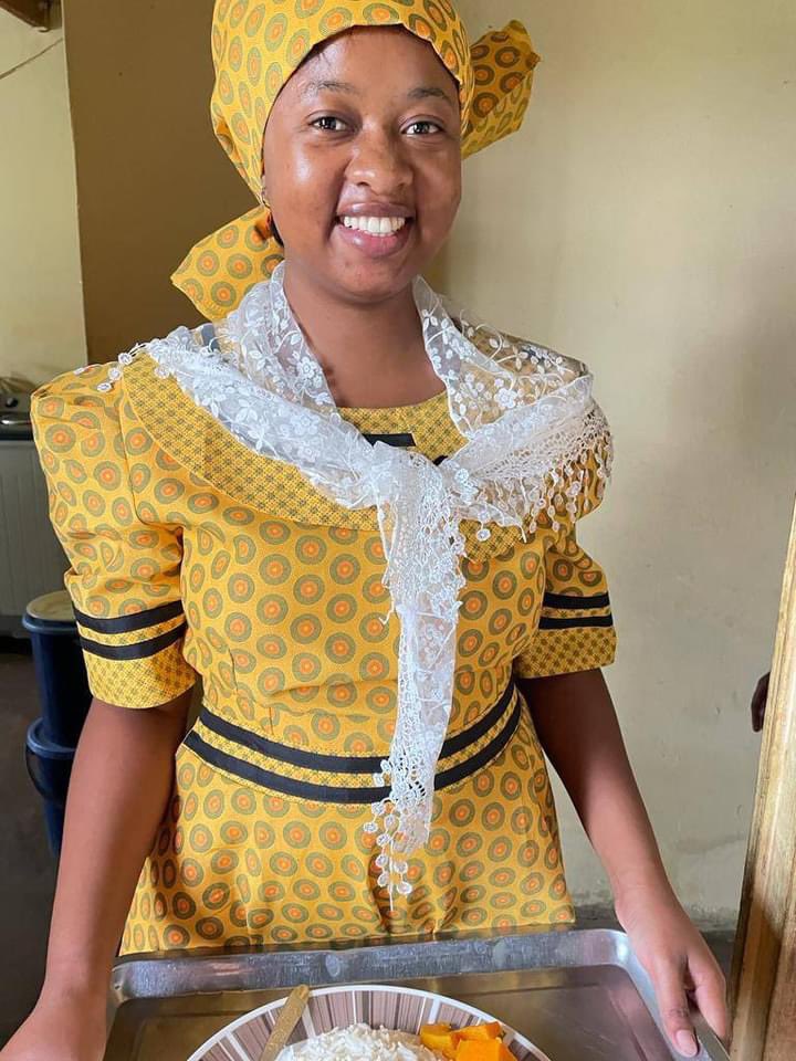 AdvoBarryRoux's tweet photo. Sanele Cele &amp; Swazelihle Mshengu had an argument before sleeping, they then resolved it &amp; went to sleep. During the night while her husband was sleeping, Swazelihle Mshengu woke up silently &amp; stabbed him to death. She cold-bloodedly murdered him. https://t.co/717C37f31p