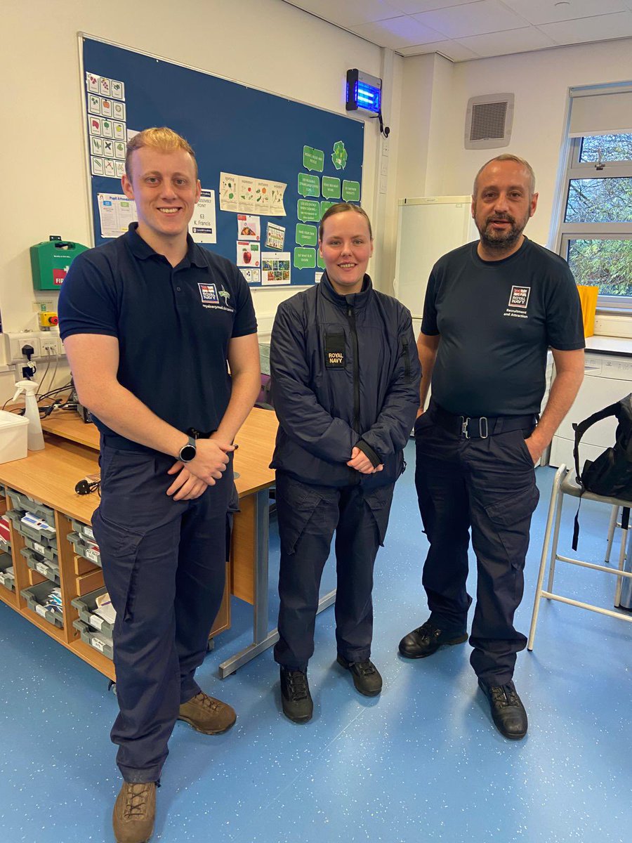 LornshillEnt's tweet photo. What a great opportunity this morning! Thanks to staff from the @RoyalNavy supporting our pupils in their Ready Steady Cook challenge - huge thanks to all involved 👏🧑🏻‍🍳👨🏼‍🍳🥣🍰🍕 https://t.co/c3lh2Px2nS