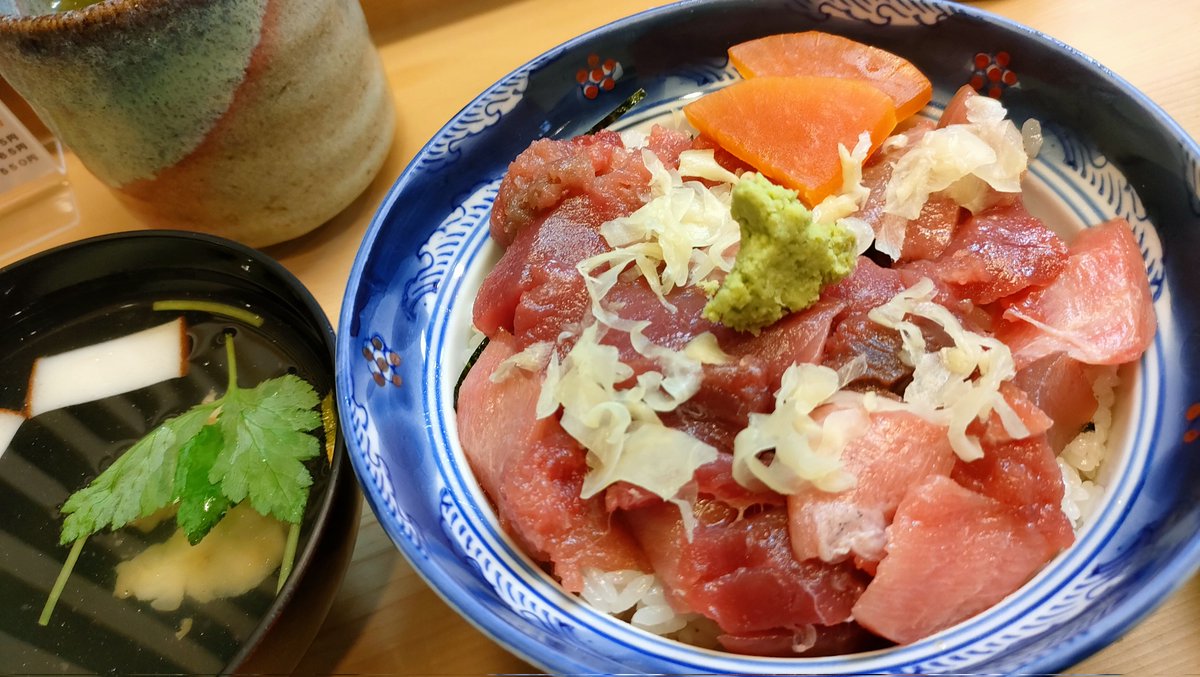 ju_vee0606's tweet photo. @ore_meshi29 ここは美味しい
にもの丼とまぐろ丼２杯食べてしまう https://t.co/83mLzGHE3f