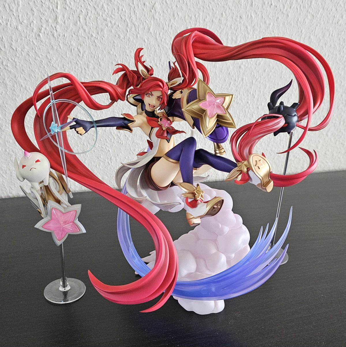 AliDoeri's tweet photo. A bad habit of mine is that I pre-order statues, forget about them and when they arrive 1-2 years later I get a nice surprise and love myself for being like this 😂 Welcome Jinx no. 3 🥰 https://t.co/GVbVIiFap4