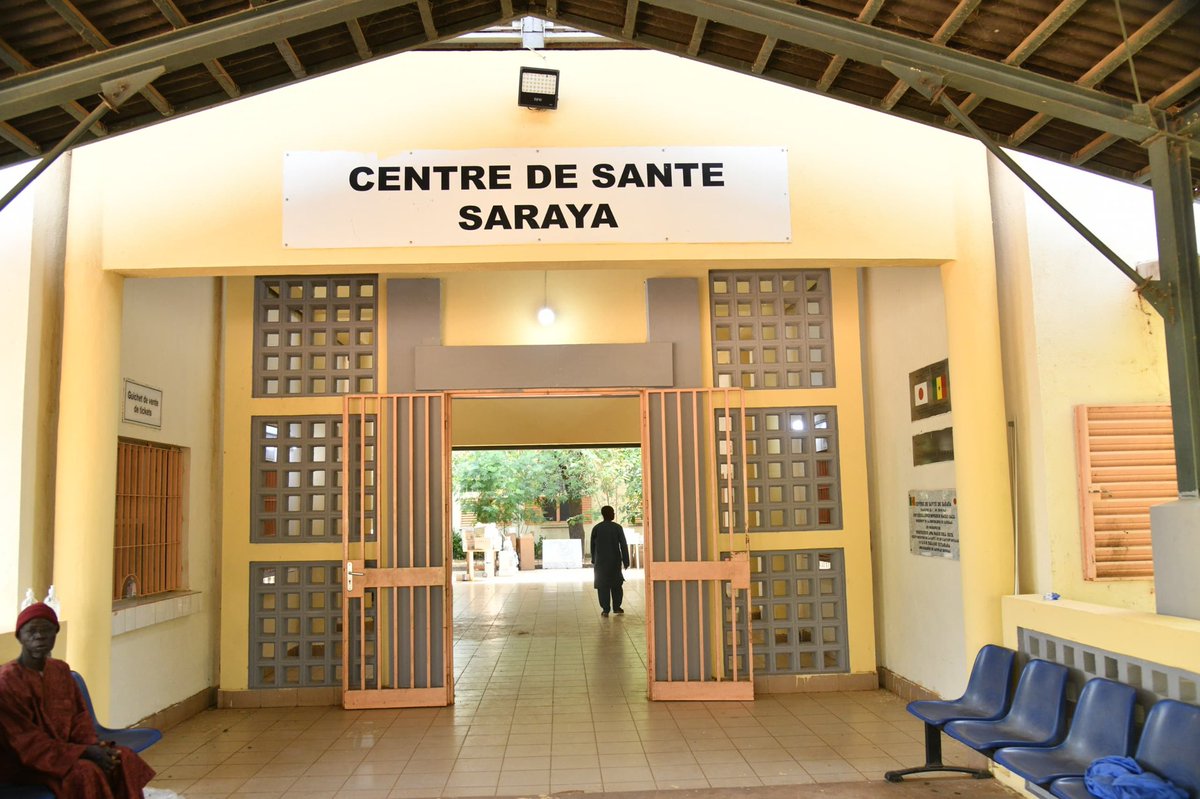santegouv_sn's tweet image. Grâce à l'ouverture du bloc SONU à Saraya, les femmes n'ont plus besoin de se déplacer à Kédougou pour les césariennes ! 🏥La logistique est également renforcée avec des ambulances à Salémata et Saraya, ainsi qu'un SAMU dans la zone de Saraya. 🚑📍 #SantéPourTous #Kédougou