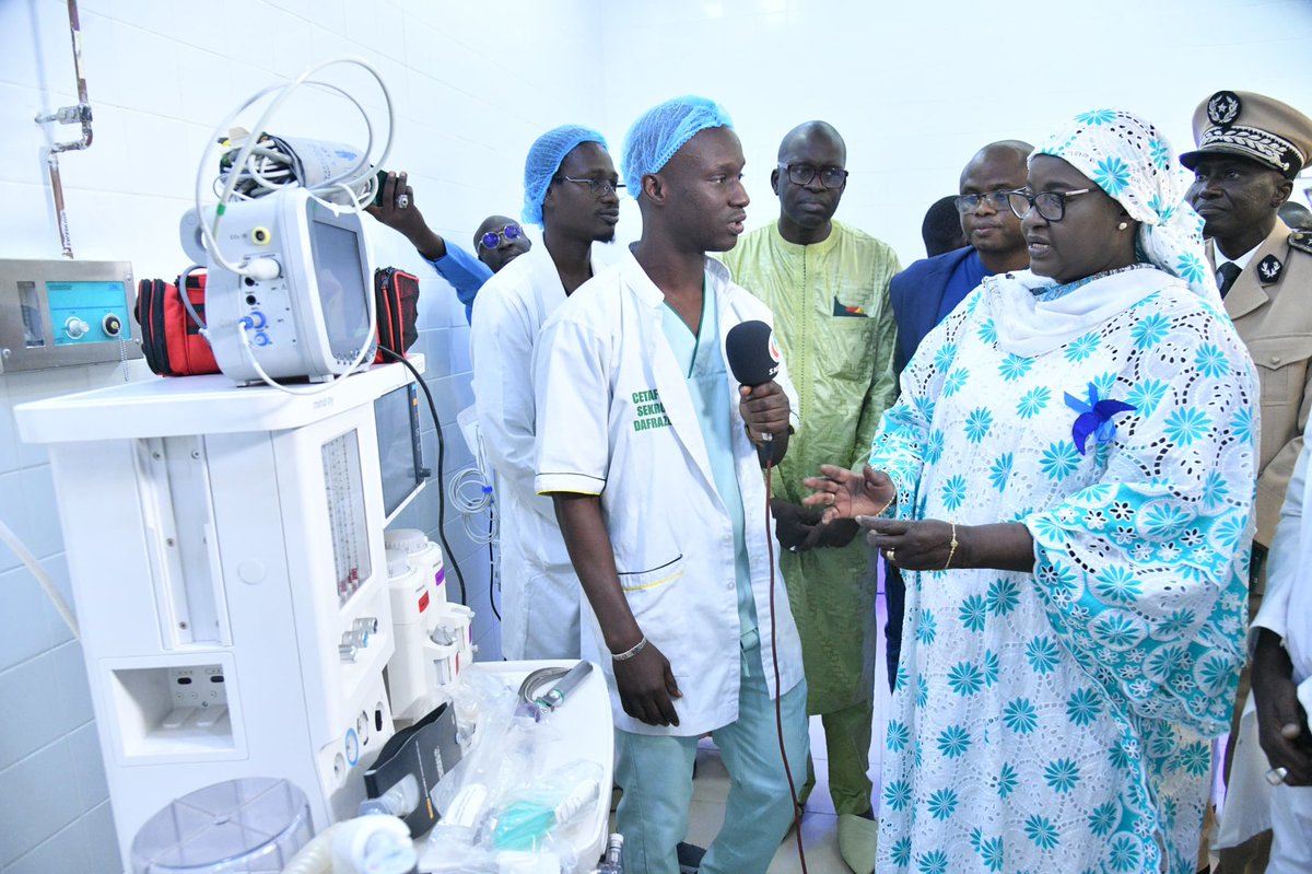 santegouv_sn's tweet image. Grâce à l'ouverture du bloc SONU à Saraya, les femmes n'ont plus besoin de se déplacer à Kédougou pour les césariennes ! 🏥La logistique est également renforcée avec des ambulances à Salémata et Saraya, ainsi qu'un SAMU dans la zone de Saraya. 🚑📍 #SantéPourTous #Kédougou