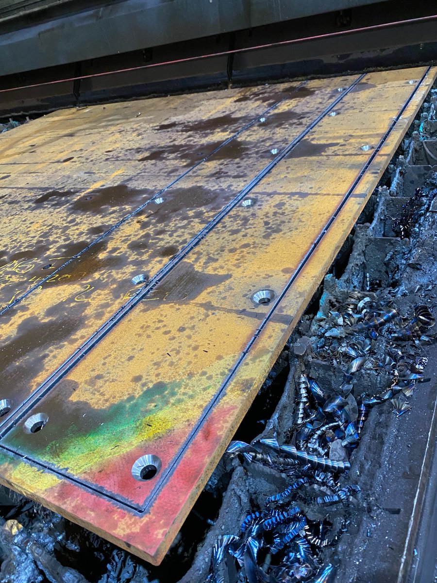 If you’re looking for certified #WearPlate, look no further! We have large quantities in stock including bespoke sizes (available on request) ready to be processed at our #CentreOfExcellence.
murraysteelproducts.com/sections/-abra…
#SteelStock #AbrasionResistant #Steel #wearplate #400brinell