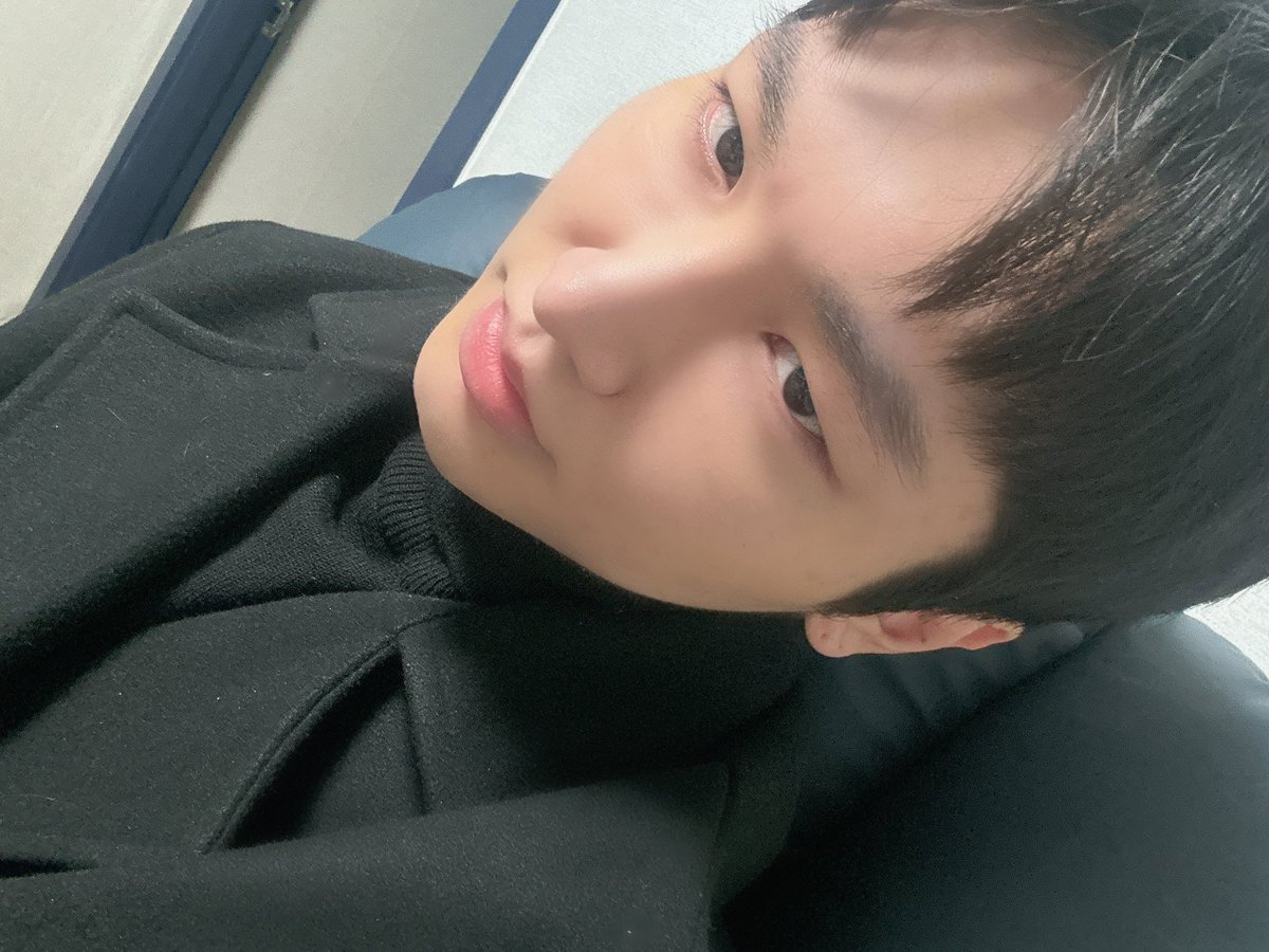TO1 members tweet media