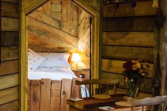 TheHolidayCots's tweet photo. Elevate your holiday experience at The Treehouse Hideaway in Blean, Kent! 

🛏️ Sleeps 1-2
https://t.co/yOoL73zGor 

@Kentcottholiday #TreehouseHideaway #KentGetaway #UniqueExperience #ExploreKent https://t.co/az22Vwm1ZE