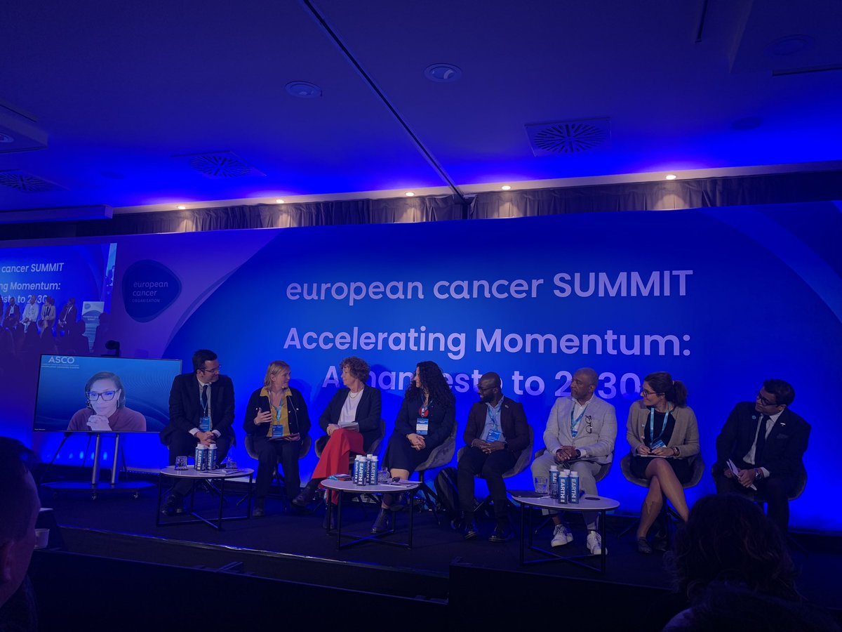 Happy to discuss challenges in digestive cancers in a vibrant multidisciplinary setting, representing @EurPancClub and @my_ueg at #EuropeanCancerSummit 🇧🇪 

Together in the fight against #PancreaticCancer 💜

 #PancreaticCancerAwarenessMonth 
#PCWD @P_C_E_