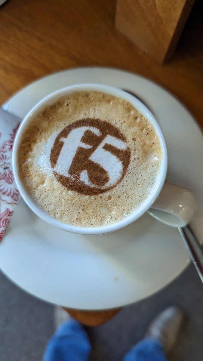 #coffeebranding is a thing now <a href="/kuppingercole/">KuppingerCole Analysts</a> #cyberevolution   making sure both attendees and us presenters do not suffer #Schnitzelkoma