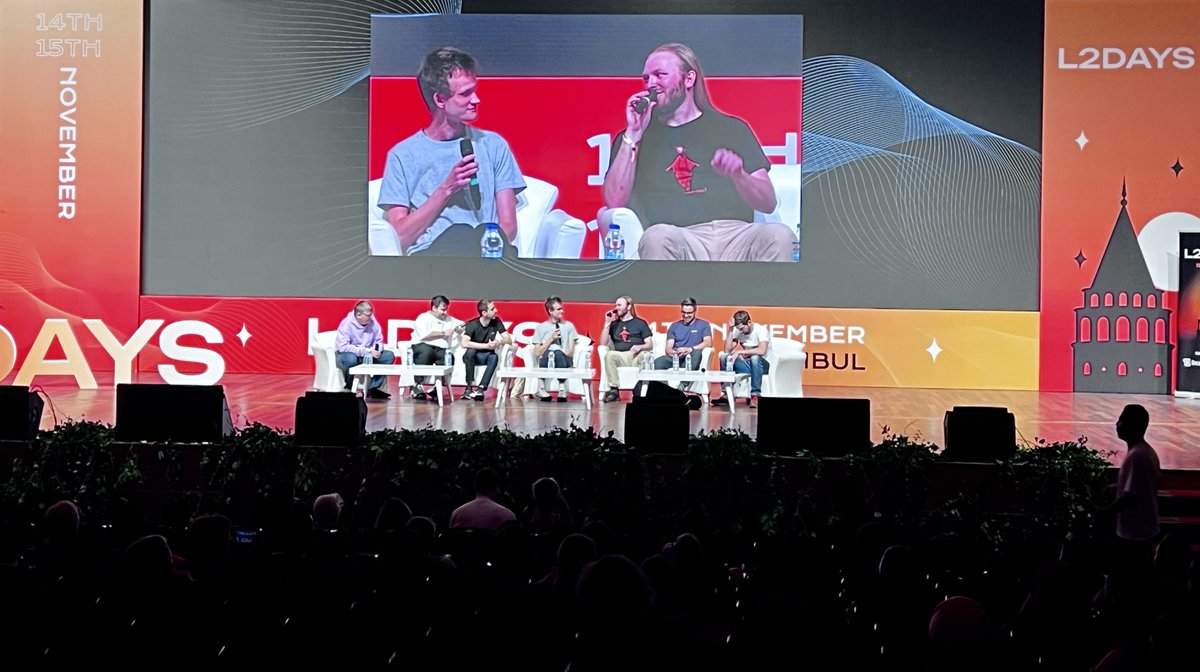 🚨 Live now on the main stage: @VitalikButerin moderates a panel with @jaosef (@aztecnetwork), @gluk64 (@zksync), @toghrulmaharram (@Scroll_ZKP), @henrlihenrli (@Starknet), @jbaylina (@0xPolygon), & @ben_chain (@optimismFND)! Dive into the decentralization of rollups with them!